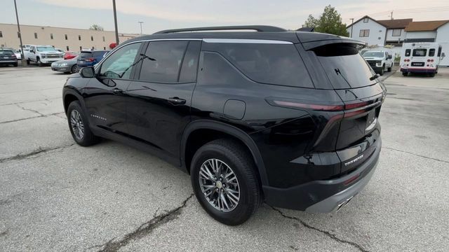 Used 2025 Chevrolet Traverse LT w/ Driver Confidence Package FWD image 8