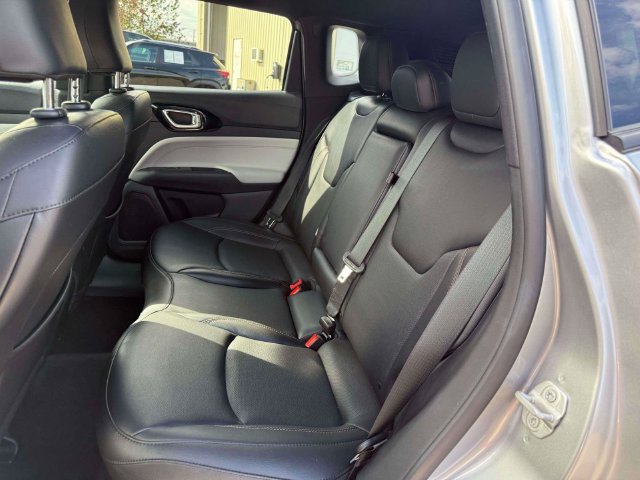 Used 2023 Jeep Compass Limited AWD/4WD image 13