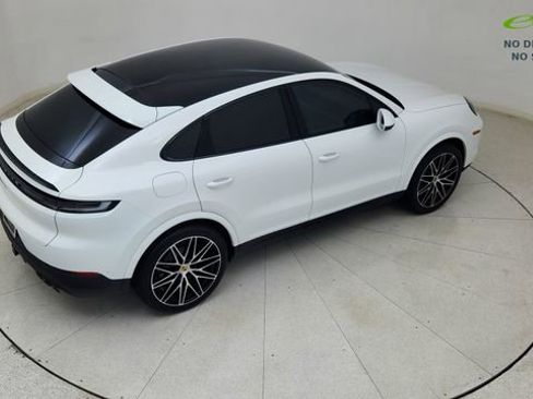 Used 2024 Porsche Cayenne Coupe AWD/4WD image 81