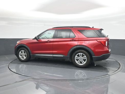 Certified 2022 Ford Explorer XLT w/ Equipment Group 202A RWD image 29