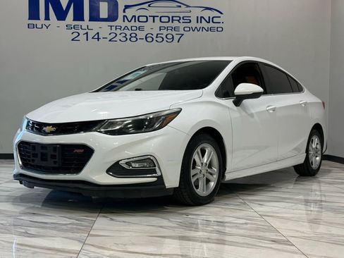 Used 2017 Chevrolet Cruze LT w/ RS Package image 2