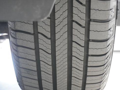 Used 2017 Toyota RAV4 LE FWD image 24