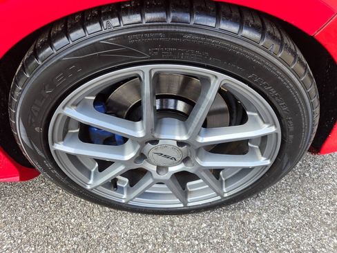 Used 2008 Volkswagen R32 AWD/4WD image 36