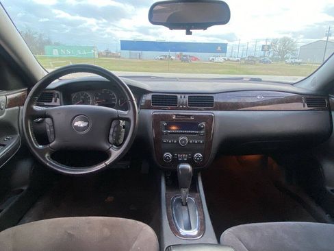 Used 2013 Chevrolet Impala LT FWD image 10