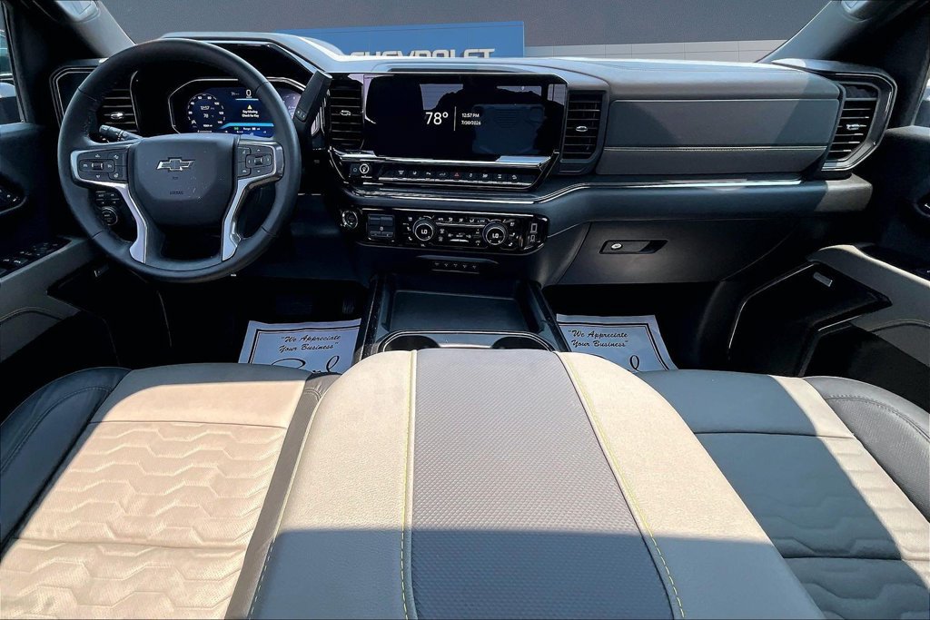 Used 2026 Chevrolet Silverado 2500 ZR2 AWD/4WD image 9