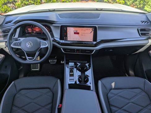 New 2026 Volkswagen Atlas Peak Edition AWD/4WD image 17