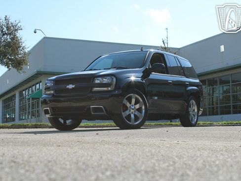 Used 2007 Chevrolet TrailBlazer SS image 2