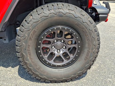 Used 2023 Jeep Wrangler Unlimited Rubicon w/ Xtreme 35 Tire Package AWD/4WD image 6