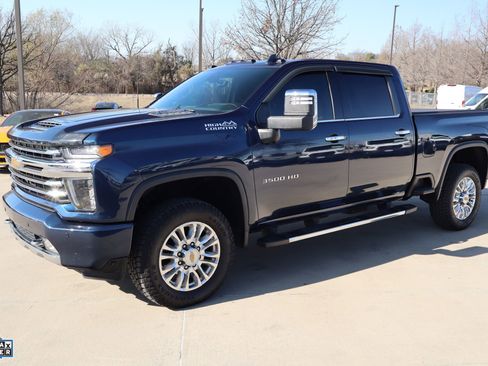 Used 2023 Chevrolet Silverado 3500 High Country image 10
