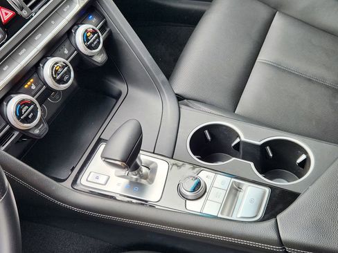 Used 2023 Genesis G70 2.0T image 19