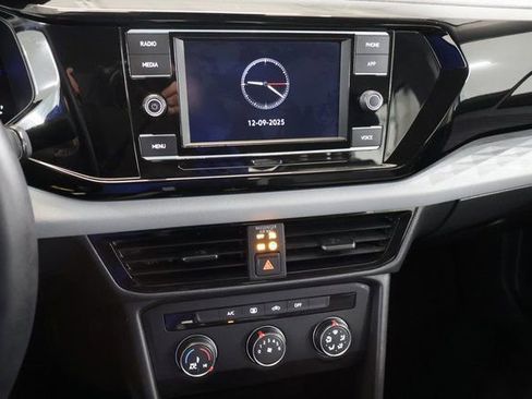 Used 2022 Volkswagen Taos S image 18