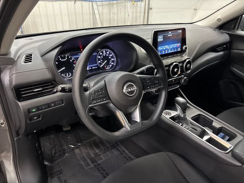 Used 2025 Nissan Sentra SV FWD image 17
