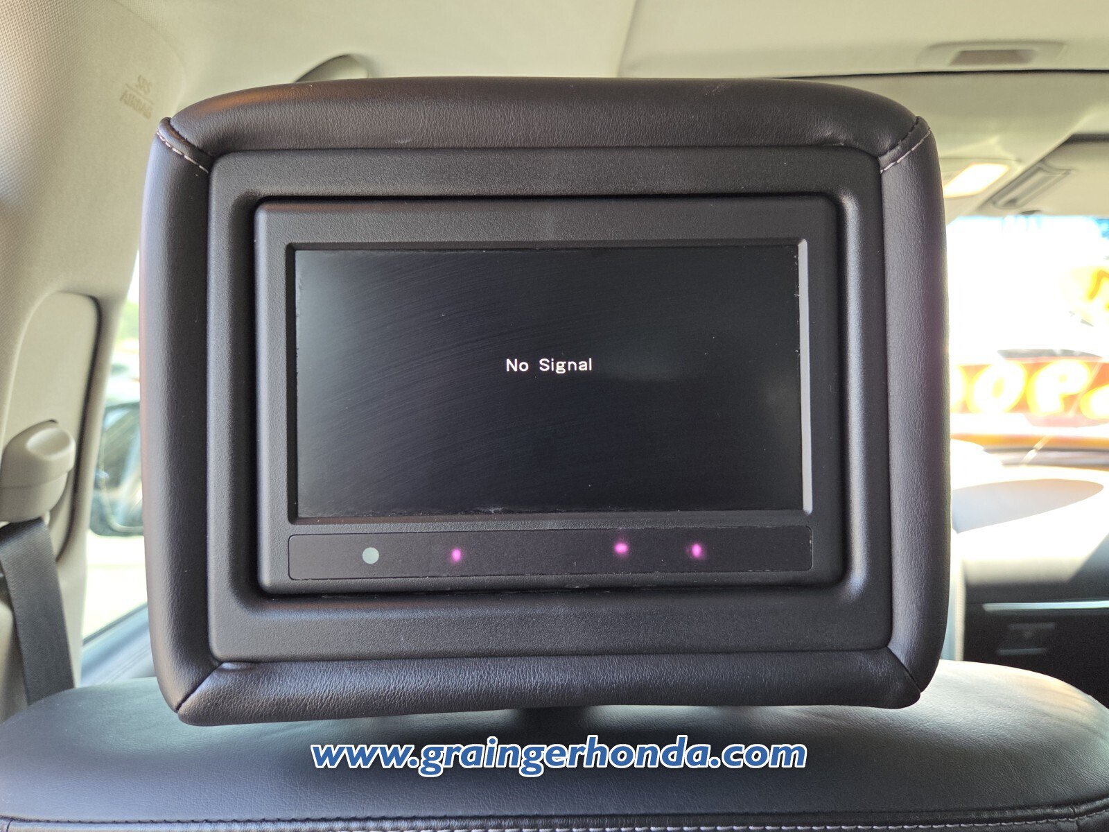 Used 2017 INFINITI QX80 2WD w/ Driver Assistance Package image 11