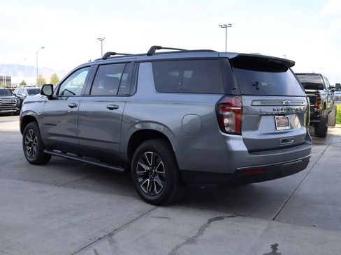Used 2022 Chevrolet Suburban Z71 w/ Luxury Package AWD/4WD image 4