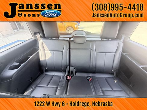 Used 2020 Ford Expedition XLT w/ Equipment Group 202A AWD/4WD image 27