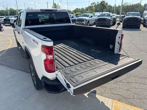 Used 2022 Chevrolet Silverado 2500 Custom w/ Custom Value Package AWD/4WD image 23