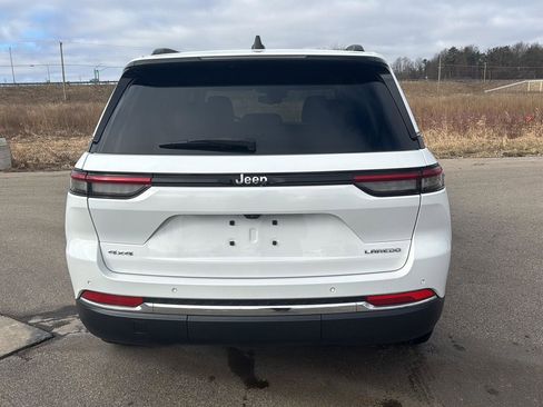 Used 2023 Jeep Grand Cherokee Laredo image 4