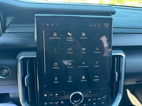 Used 2025 GMC Acadia Elevation image 32