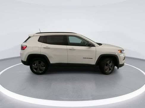 Used 2022 Jeep Compass Latitude AWD/4WD image 5