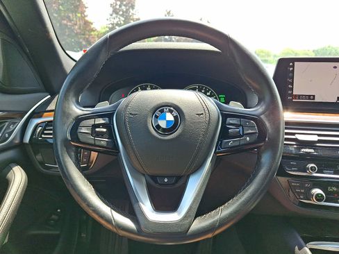Used 2019 BMW 530e xDrive w/ Convenience Package AWD/4WD image 20