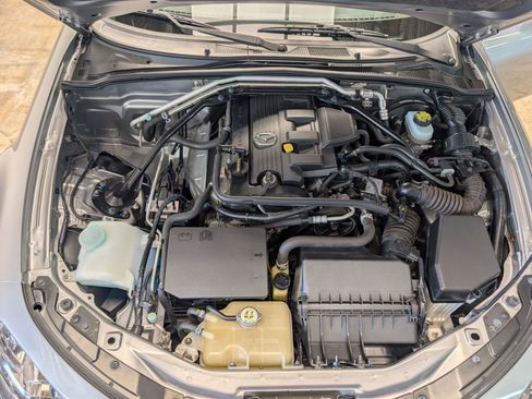 Used 2010 MAZDA MX-5 Miata Grand Touring w/ Premium Pkg image 10