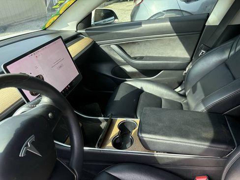 Used 2019 Tesla Model 3 Long Range AWD/4WD image 3