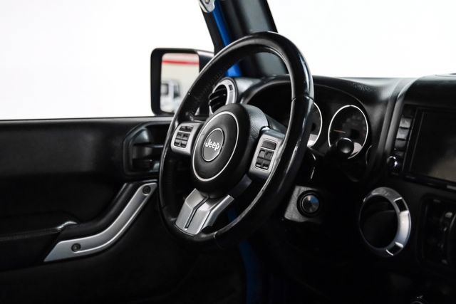 Used 2016 Jeep Wrangler Unlimited Rubicon AWD/4WD image 11
