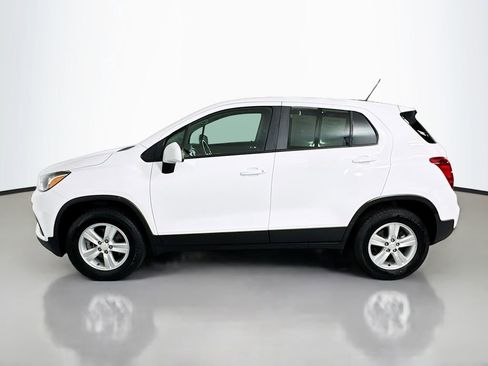 Used 2020 Chevrolet Trax LS w/ Tint and Cruise Package AWD/4WD image 10