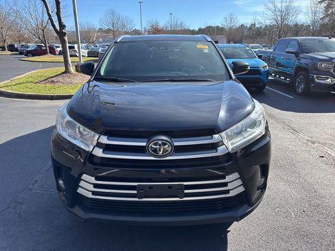 Used 2019 Toyota Highlander XLE image 14
