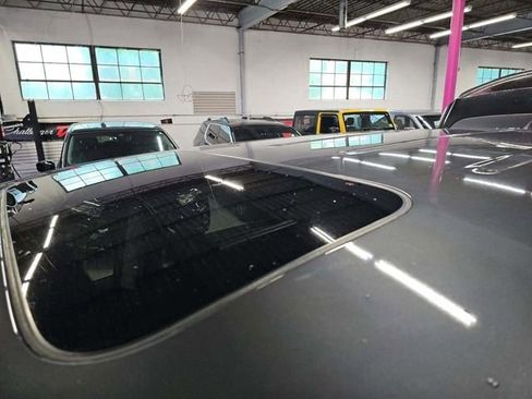 Used 2023 Honda Odyssey Touring image 3