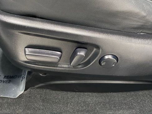 Used 2015 Toyota Sienna SE image 12