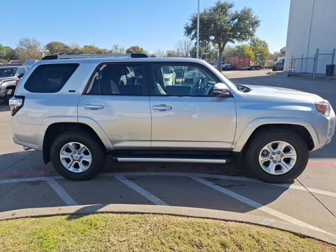 Used 2022 Toyota 4Runner SR5 Premium image 7