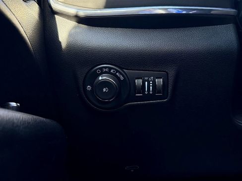 Used 2023 Jeep Compass Limited image 14