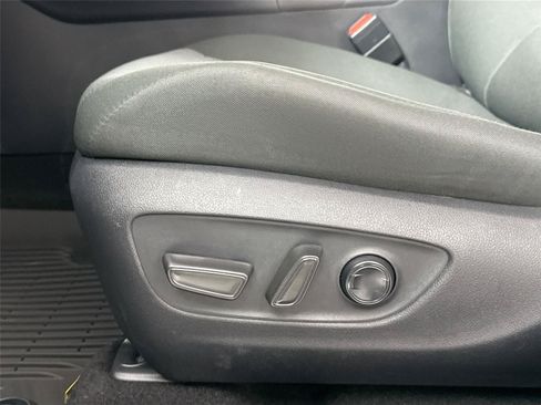 Certified 2025 Toyota RAV4 XLE AWD/4WD image 27