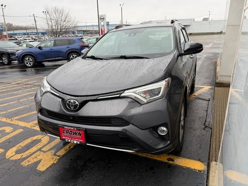 Used 2017 Toyota RAV4 Platinum image 9