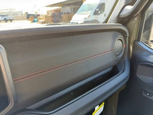 New 2025 Jeep Wrangler Unlimited Rubicon w/ XTREMEE 35" Tire Package image 18