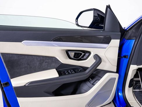 Used 2021 Lamborghini Urus image 9