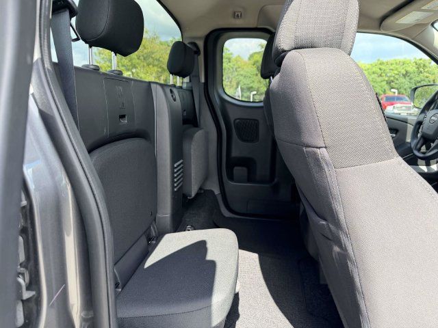 Used 2024 Nissan Frontier SV RWD image 11