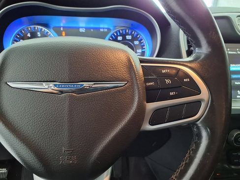 Used 2019 Chrysler 300 Touring w/ Driver Convenience Group RWD image 6