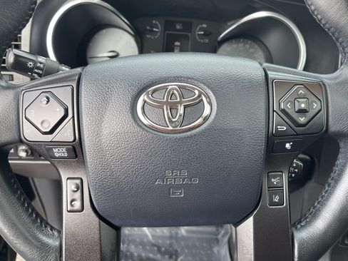 Used 2018 Toyota Sequoia TRD Sport AWD/4WD image 21