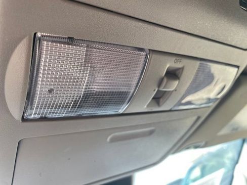 Used 2025 Nissan Frontier SV RWD image 19