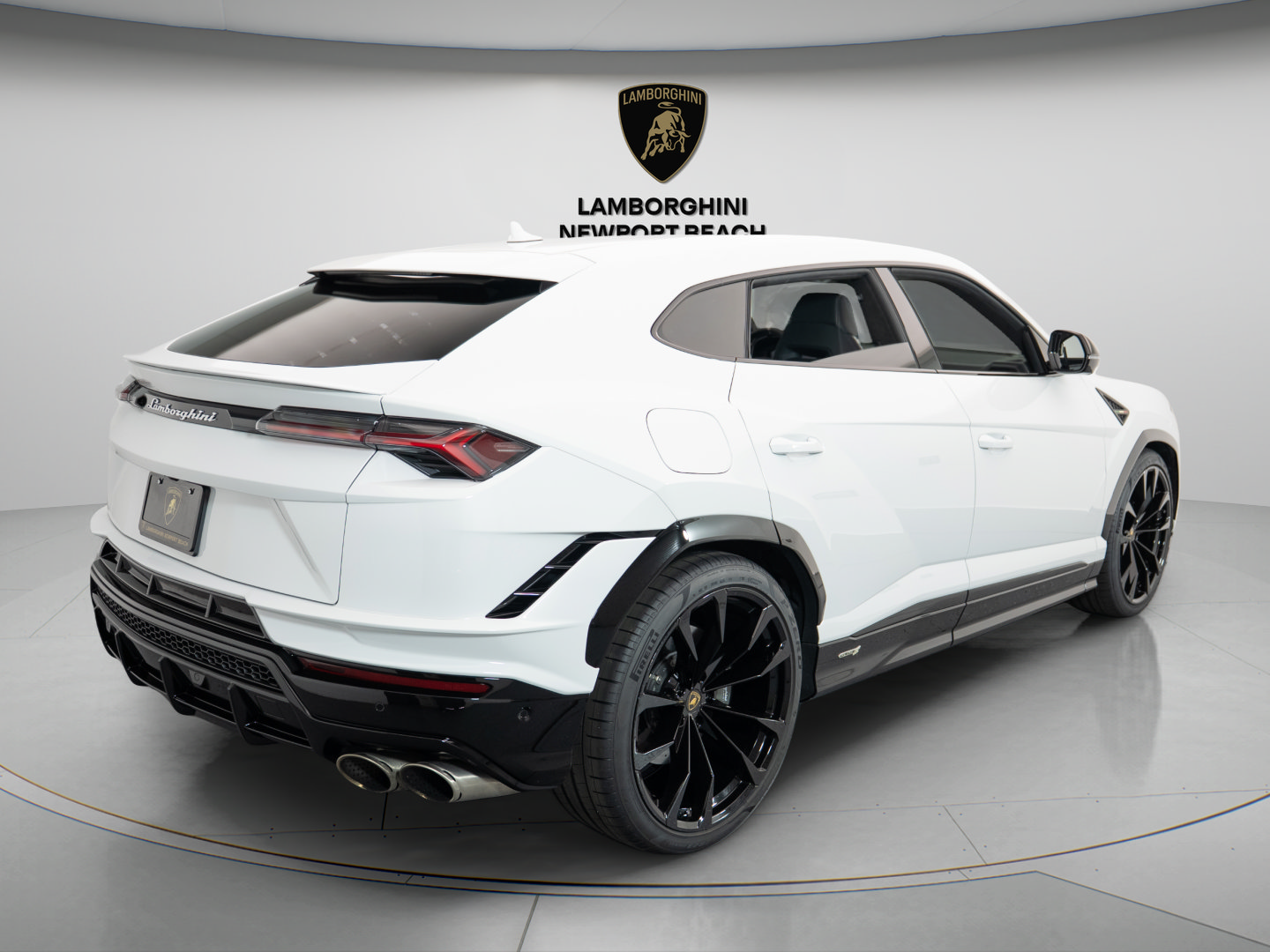 Used 2024 Lamborghini Urus S AWD/4WD image 7