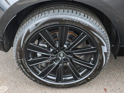 New 2025 Land Rover Range Rover SE image 13