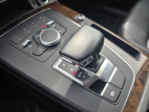 Used 2020 Audi Q5 2.0T Premium w/ Convenience Package image 31