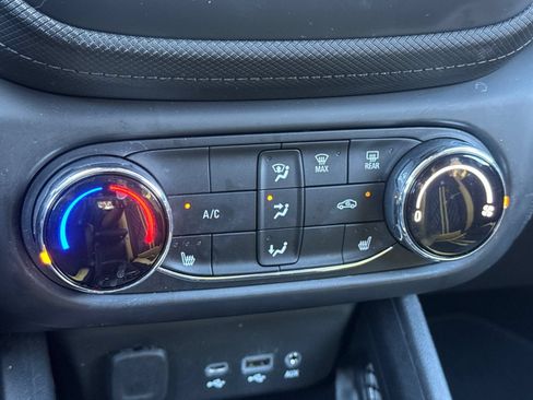 Used 2023 Chevrolet TrailBlazer LT FWD image 30