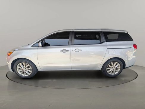 Used 2019 Kia Sedona EX FWD image 2
