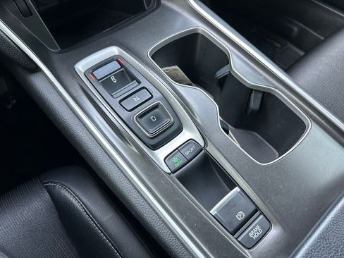 Used 2018 Honda Accord Sport image 15
