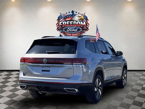 Used 2025 Volkswagen Atlas SE AWD/4WD image 5