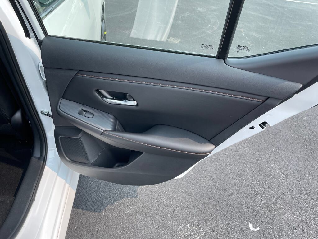 Used 2023 Nissan Sentra SR w/ SR Premium Package FWD image 19