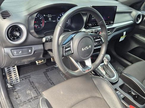 Used 2024 Kia Forte GT-Line w/ GT-Line Premium Package FWD image 9